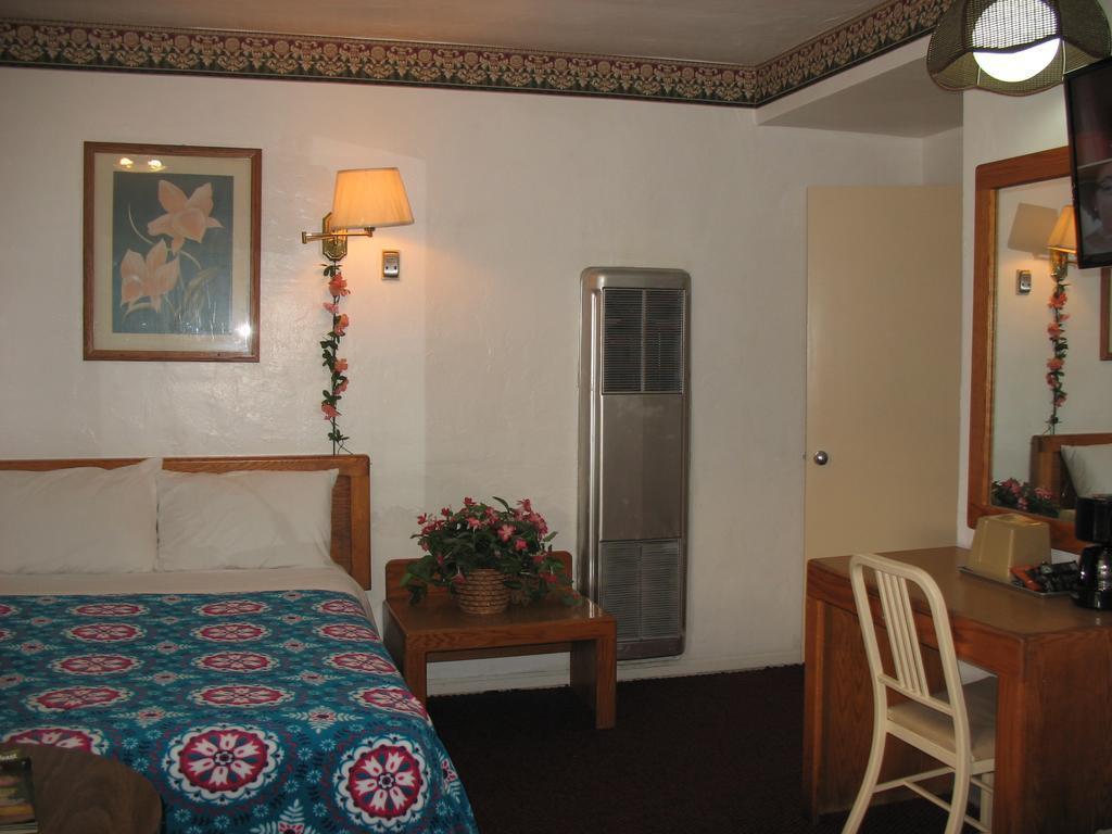 Travel Inn Roseburg Exterior photo
