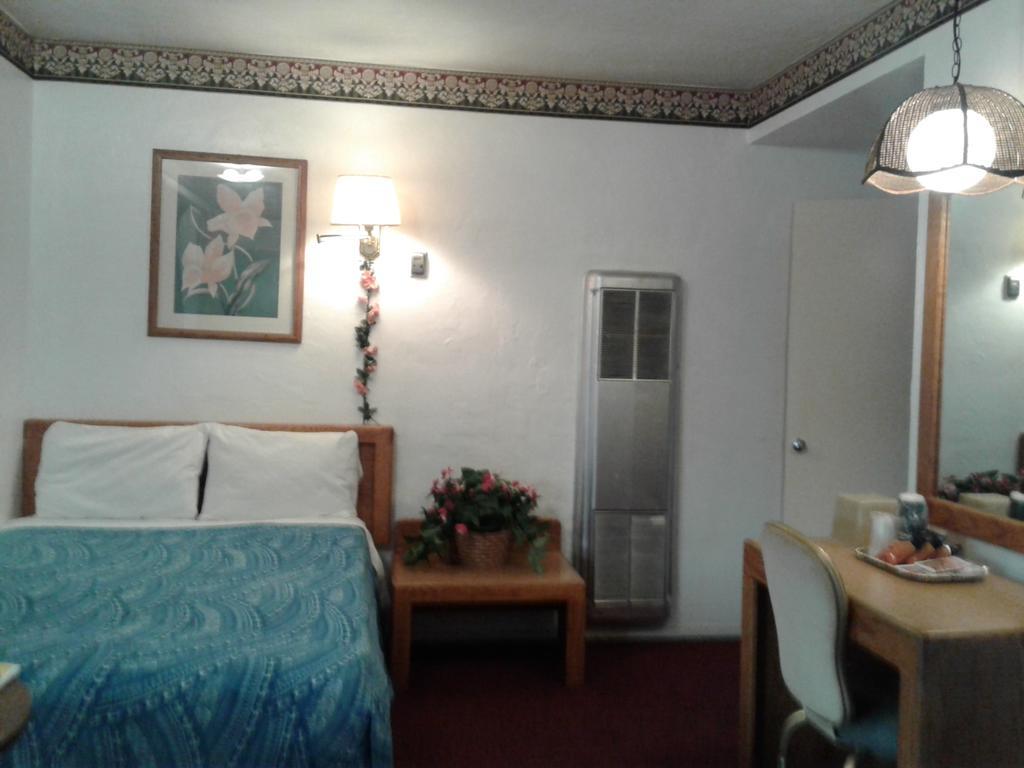 Travel Inn Roseburg Exterior photo