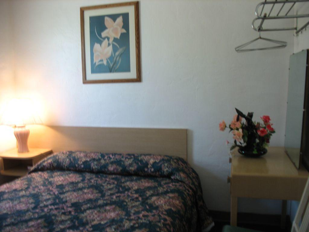 Travel Inn Roseburg Exterior photo